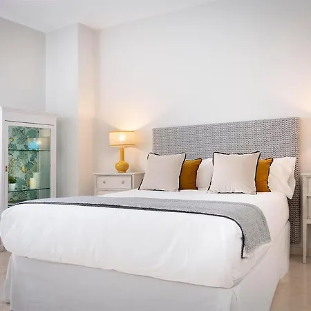 Magno Ruisenor Apartment